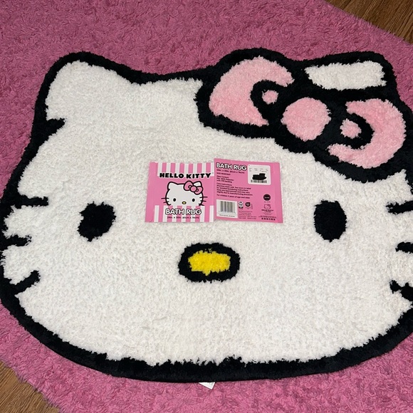 HELLO KITTY RUG - Picture 1 of 2